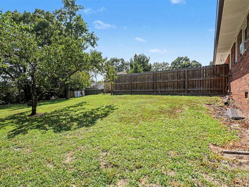 3932 Yokley Street, Winston Salem, NC 27107.  MLS# CAR4422109, YatesRealty ID 49252. 