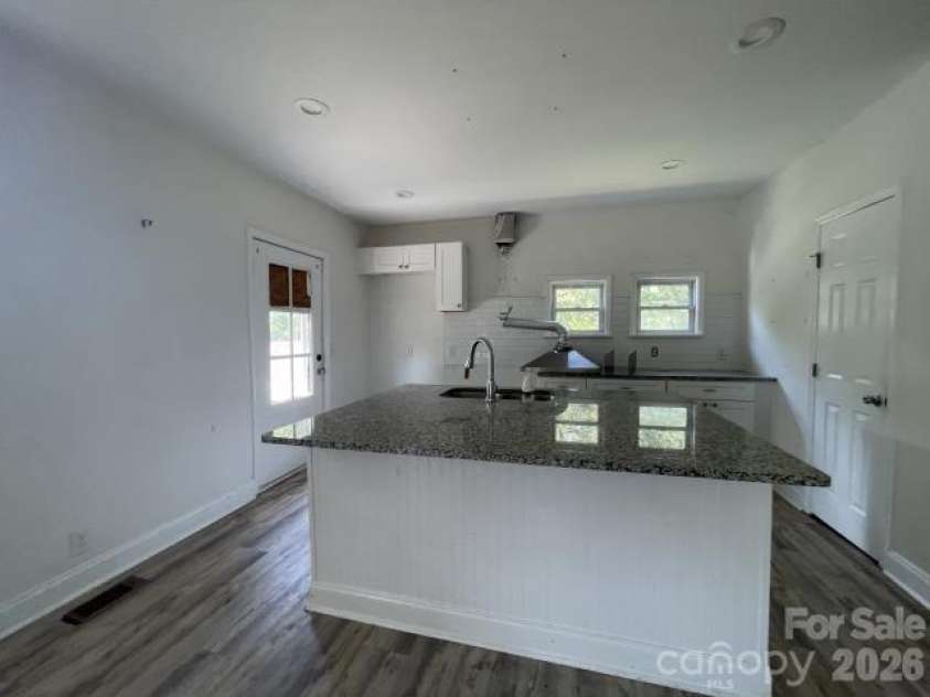 308 Oakland Avenue, Belmont, NC 28012.  MLS# CAR4422205, YatesRealty ID 49253. 