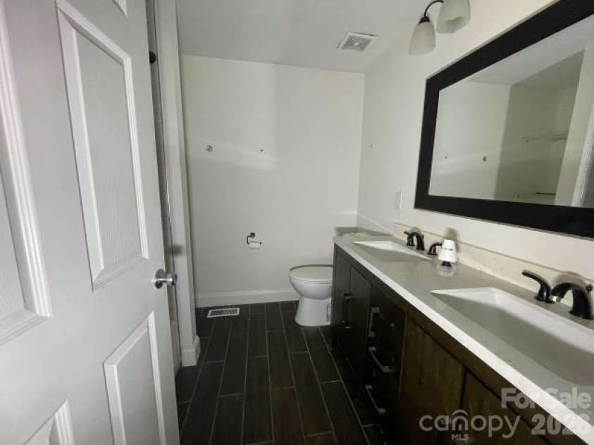 308 Oakland Avenue, Belmont, NC 28012.  MLS# CAR4422205, YatesRealty ID 49253. 