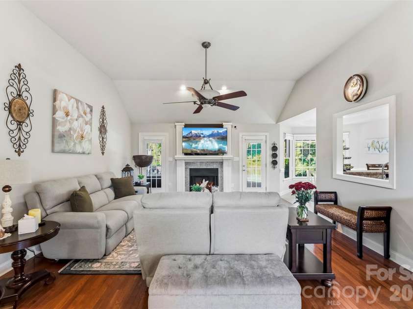 1277 White Pond Drive, Gastonia, NC 28056.  MLS# CAR4421305, YatesRealty ID 49254. 