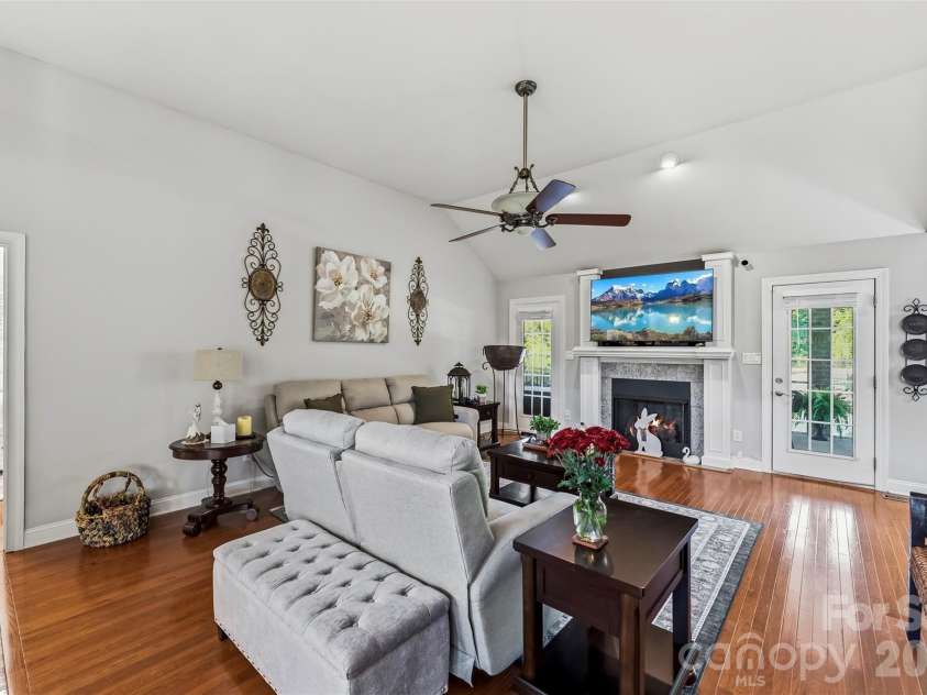 1277 White Pond Drive, Gastonia, NC 28056.  MLS# CAR4421305, YatesRealty ID 49254. 