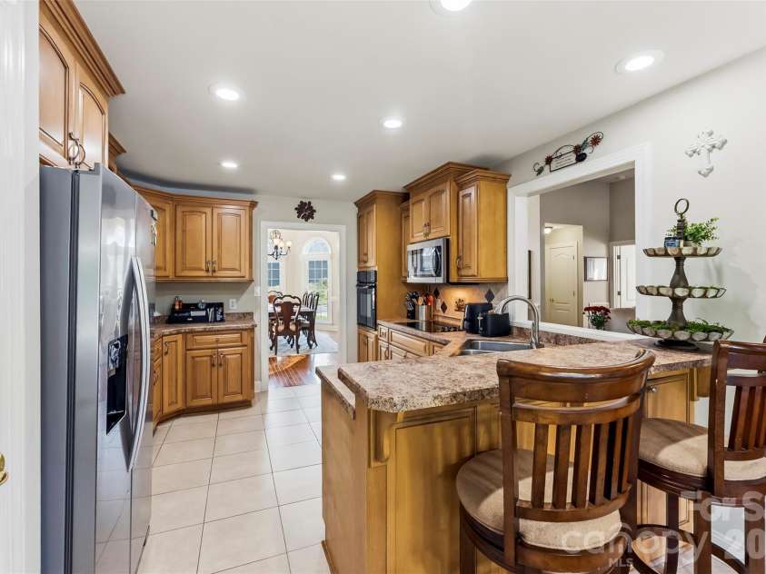 1277 White Pond Drive, Gastonia, NC 28056.  MLS# CAR4421305, YatesRealty ID 49254. 