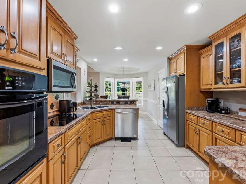1277 White Pond Drive, Gastonia, NC 28056.  MLS# CAR4421305, YatesRealty ID 49254. 