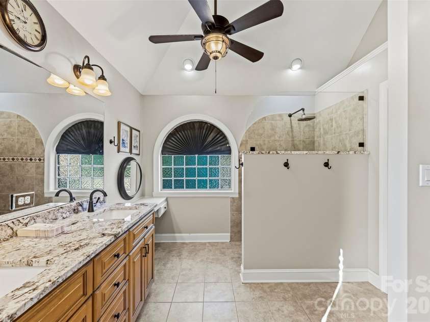 1277 White Pond Drive, Gastonia, NC 28056.  MLS# CAR4421305, YatesRealty ID 49254. 
