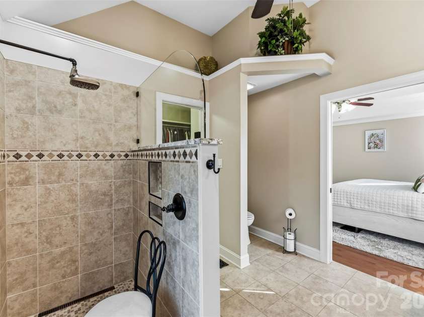 1277 White Pond Drive, Gastonia, NC 28056.  MLS# CAR4421305, YatesRealty ID 49254. 