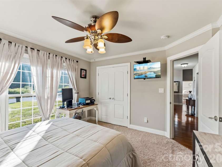 1277 White Pond Drive, Gastonia, NC 28056.  MLS# CAR4421305, YatesRealty ID 49254. 