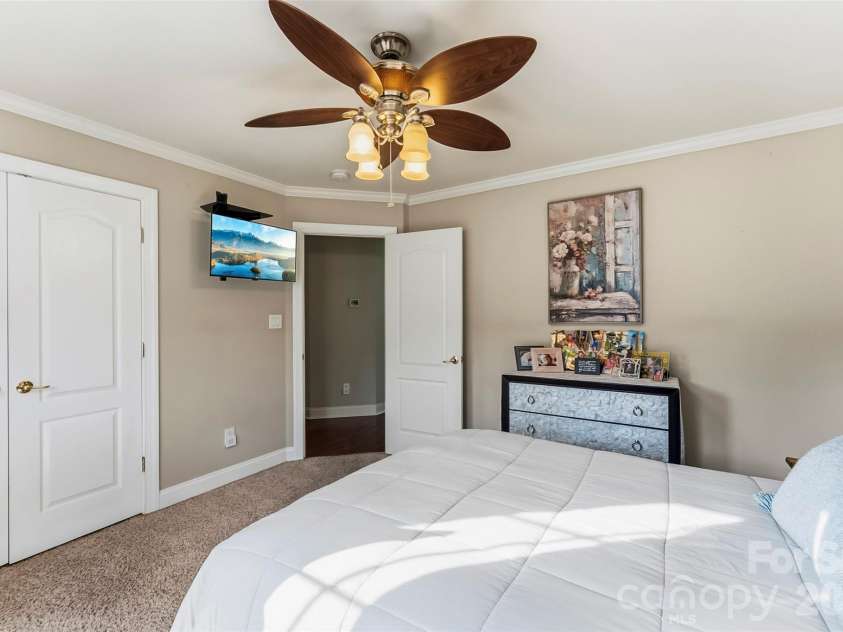 1277 White Pond Drive, Gastonia, NC 28056.  MLS# CAR4421305, YatesRealty ID 49254. 