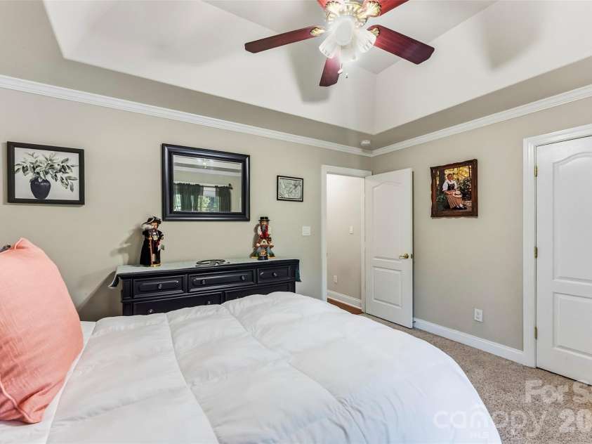 1277 White Pond Drive, Gastonia, NC 28056.  MLS# CAR4421305, YatesRealty ID 49254. 