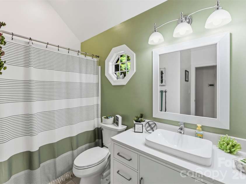 1277 White Pond Drive, Gastonia, NC 28056.  MLS# CAR4421305, YatesRealty ID 49254. 