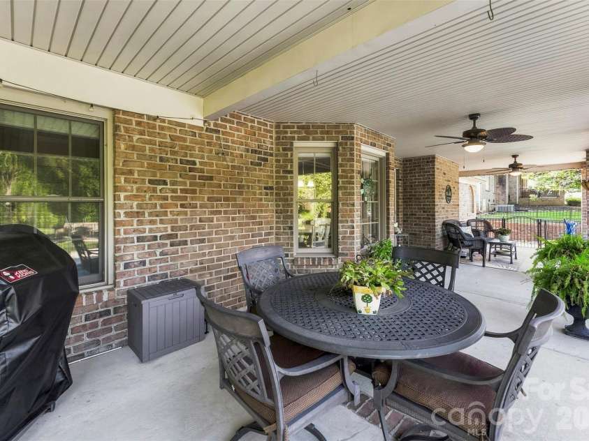 1277 White Pond Drive, Gastonia, NC 28056.  MLS# CAR4421305, YatesRealty ID 49254. 