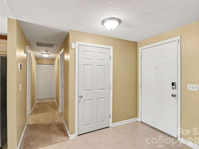 3001 Old House Circle, Matthews, NC 28105.  MLS# CAR4415033, YatesRealty ID 49255. 