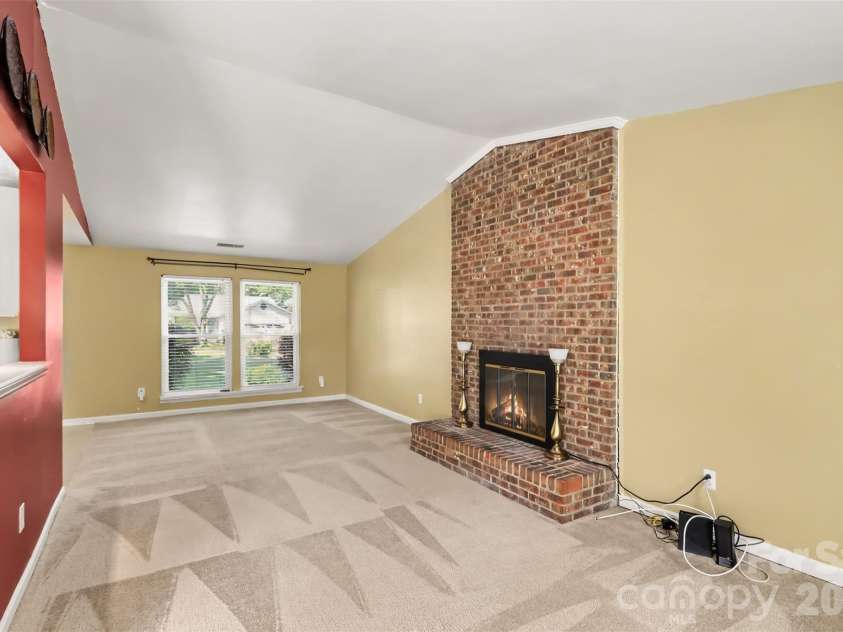 3001 Old House Circle, Matthews, NC 28105.  MLS# CAR4415033, YatesRealty ID 49255. 