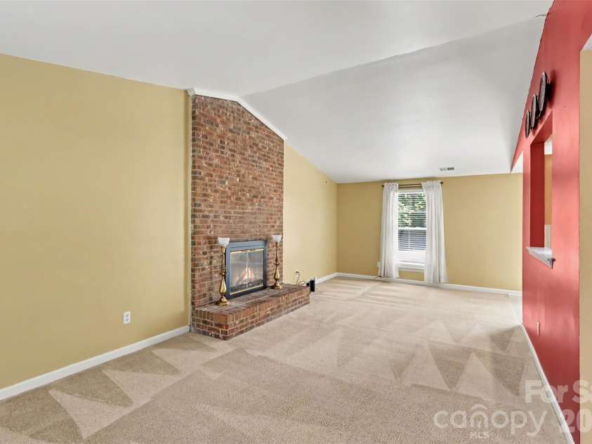 3001 Old House Circle, Matthews, NC 28105.  MLS# CAR4415033, YatesRealty ID 49255. 
