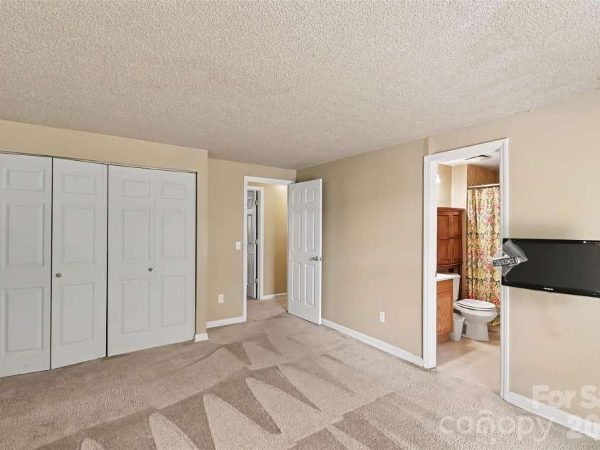 3001 Old House Circle, Matthews, NC 28105.  MLS# CAR4415033, YatesRealty ID 49255. 