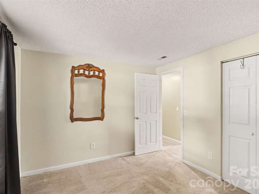 3001 Old House Circle, Matthews, NC 28105.  MLS# CAR4415033, YatesRealty ID 49255. 