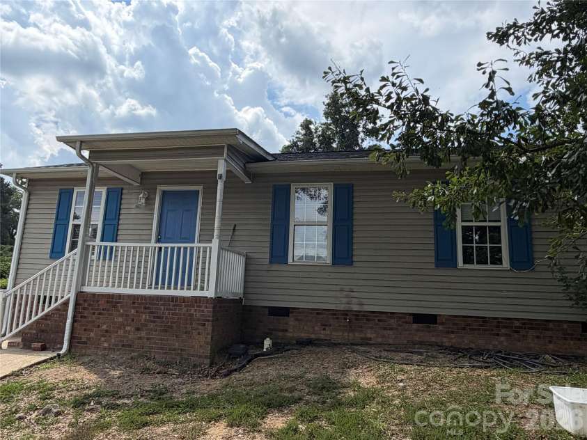 429 Pryor Street, Gastonia, NC 28052.  MLS# CAR4411009, YatesRealty ID 49256. 