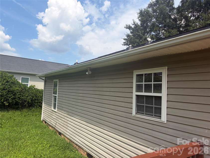 429 Pryor Street, Gastonia, NC 28052.  MLS# CAR4411009, YatesRealty ID 49256. 