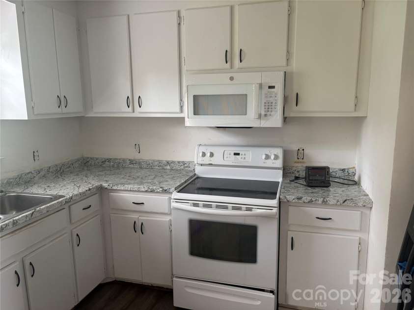 429 Pryor Street, Gastonia, NC 28052.  MLS# CAR4411009, YatesRealty ID 49256. 