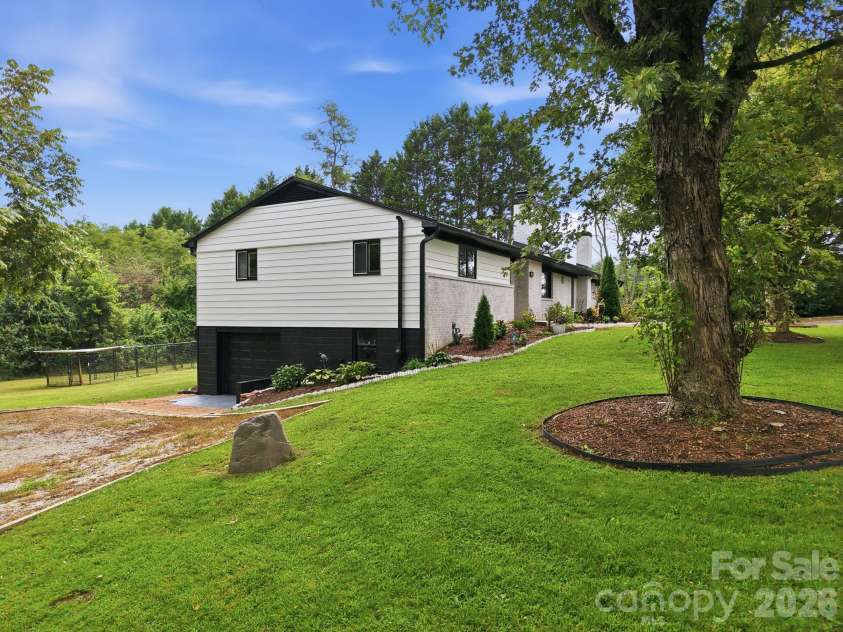 364 Pace Road, Hendersonville, NC 28792.  MLS# CAR4421854, YatesRealty ID 49258. 