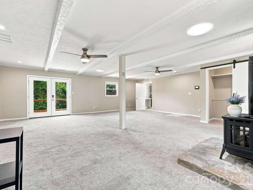 364 Pace Road, Hendersonville, NC 28792.  MLS# CAR4421854, YatesRealty ID 49258. 