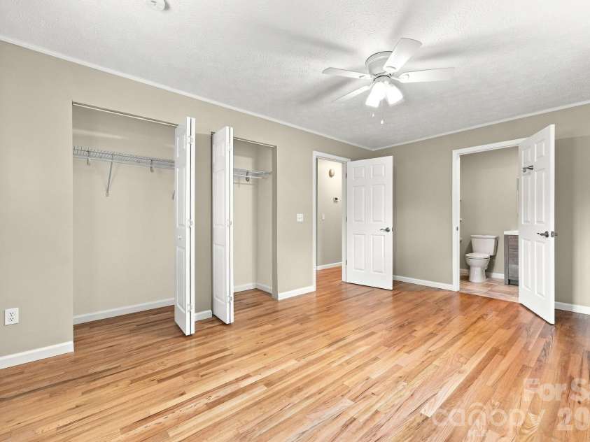 364 Pace Road, Hendersonville, NC 28792.  MLS# CAR4421854, YatesRealty ID 49258. 