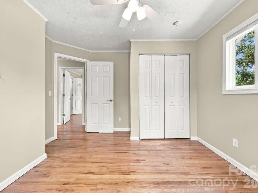 364 Pace Road, Hendersonville, NC 28792.  MLS# CAR4421854, YatesRealty ID 49258. 