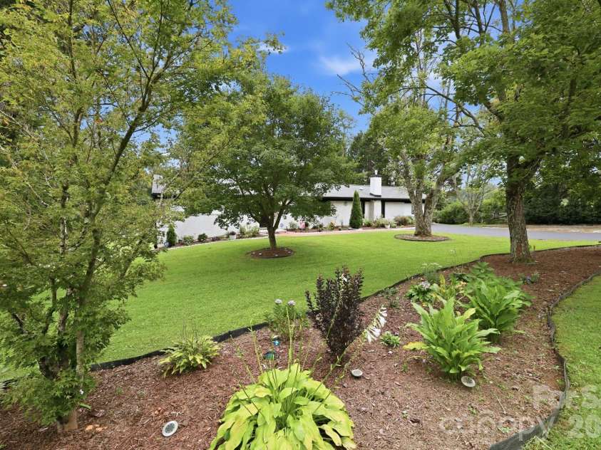 364 Pace Road, Hendersonville, NC 28792.  MLS# CAR4421854, YatesRealty ID 49258. 