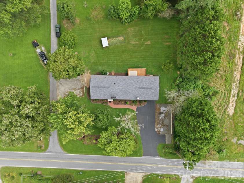 364 Pace Road, Hendersonville, NC 28792.  MLS# CAR4421854, YatesRealty ID 49258. 