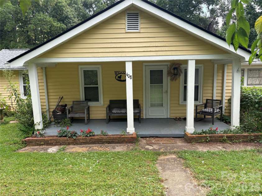 408 McCoy Cove Road, Black Mountain, NC 28711.  MLS# CAR4422151, YatesRealty ID 49259. 