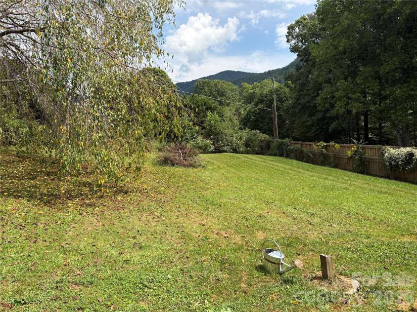 408 McCoy Cove Road, Black Mountain, NC 28711.  MLS# CAR4422151, YatesRealty ID 49259. 