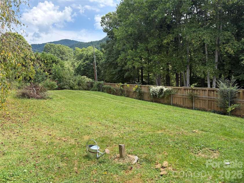 408 McCoy Cove Road, Black Mountain, NC 28711.  MLS# CAR4422151, YatesRealty ID 49259. 