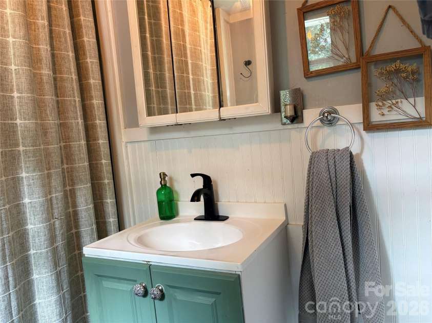 408 McCoy Cove Road, Black Mountain, NC 28711.  MLS# CAR4422151, YatesRealty ID 49259. 