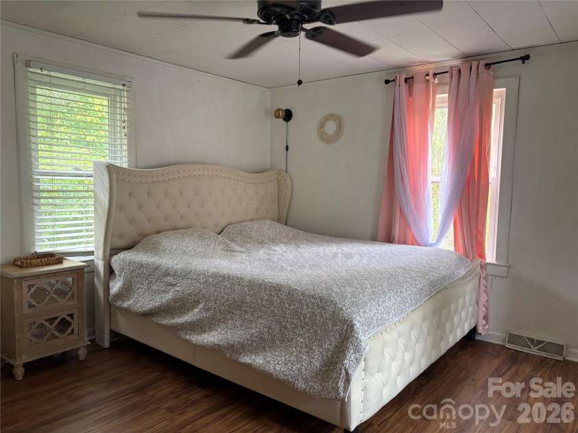 408 McCoy Cove Road, Black Mountain, NC 28711.  MLS# CAR4422151, YatesRealty ID 49259. Bedroom 1