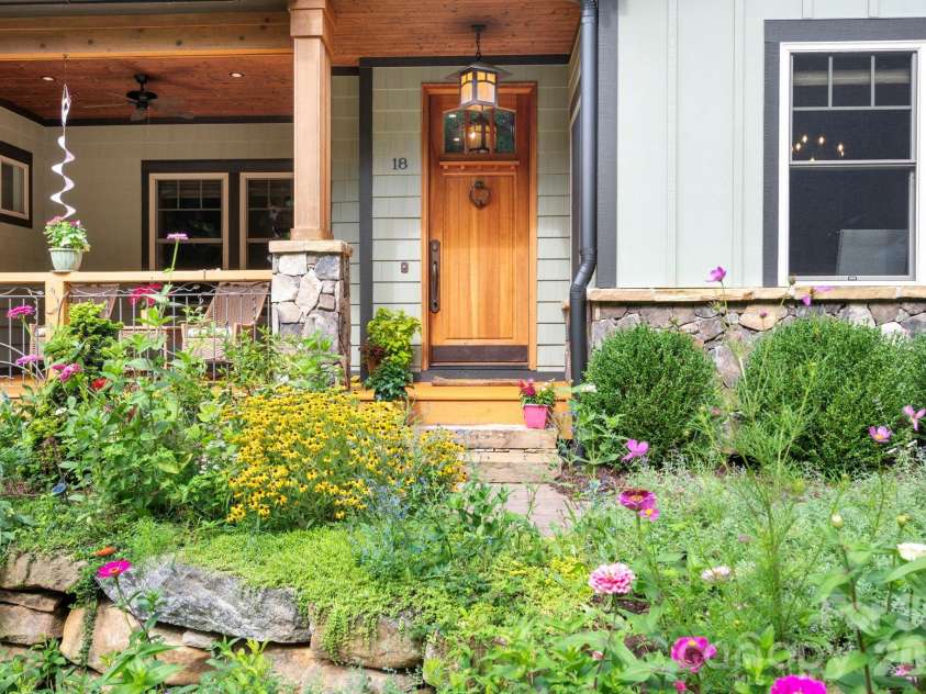 18 Hawks Pointe Lane, Weaverville, NC 28787.  MLS# CAR4413852, YatesRealty ID 49260. 