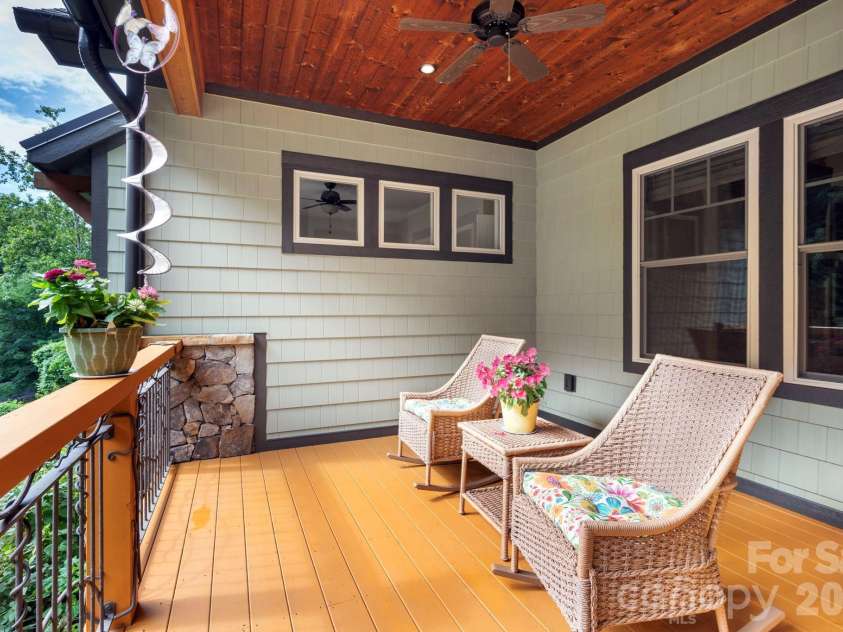 18 Hawks Pointe Lane, Weaverville, NC 28787.  MLS# CAR4413852, YatesRealty ID 49260. 