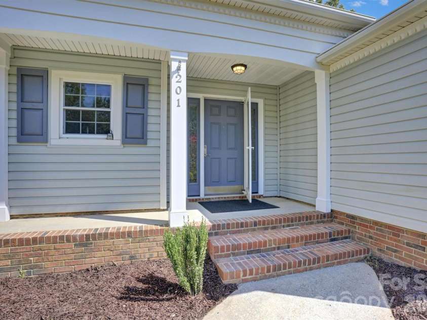 201 Sandymead Road, Matthews, NC 28105.  MLS# CAR4422049, YatesRealty ID 49263. 