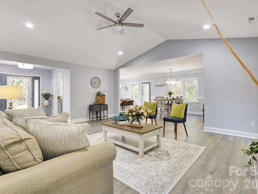 201 Sandymead Road, Matthews, NC 28105.  MLS# CAR4422049, YatesRealty ID 49263. 