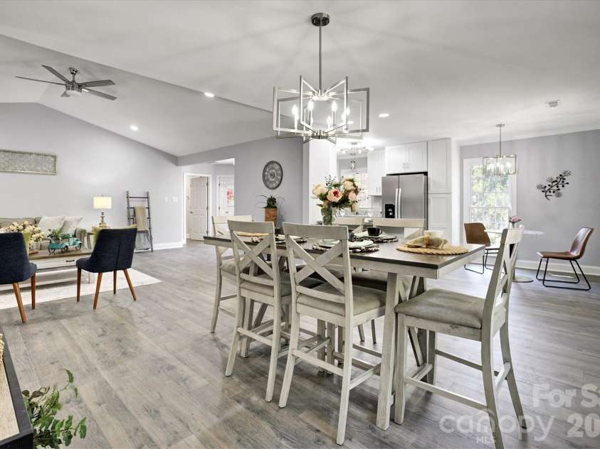 201 Sandymead Road, Matthews, NC 28105.  MLS# CAR4422049, YatesRealty ID 49263. 