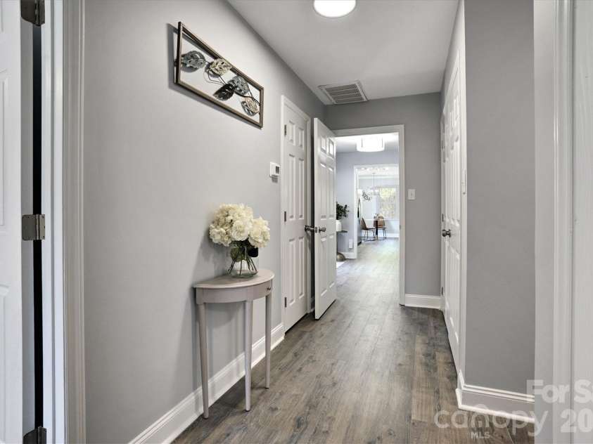 201 Sandymead Road, Matthews, NC 28105.  MLS# CAR4422049, YatesRealty ID 49263. 