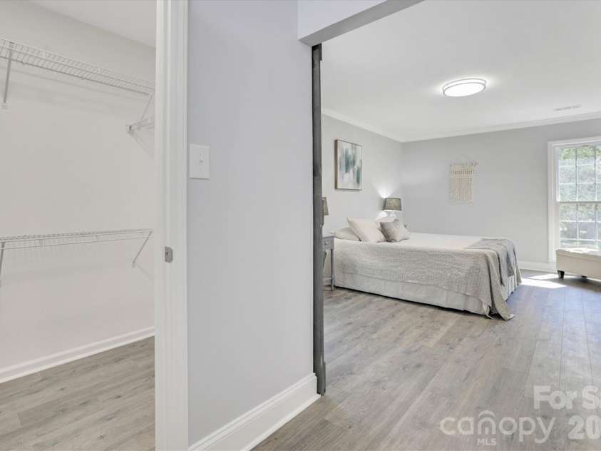201 Sandymead Road, Matthews, NC 28105.  MLS# CAR4422049, YatesRealty ID 49263. 