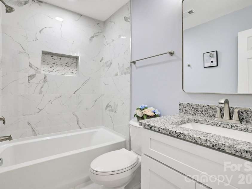 201 Sandymead Road, Matthews, NC 28105.  MLS# CAR4422049, YatesRealty ID 49263. 