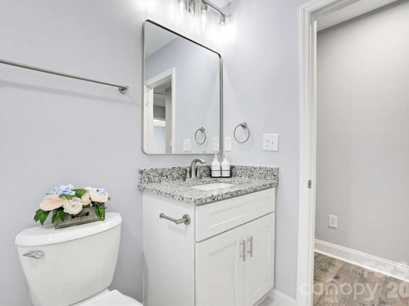201 Sandymead Road, Matthews, NC 28105.  MLS# CAR4422049, YatesRealty ID 49263. 
