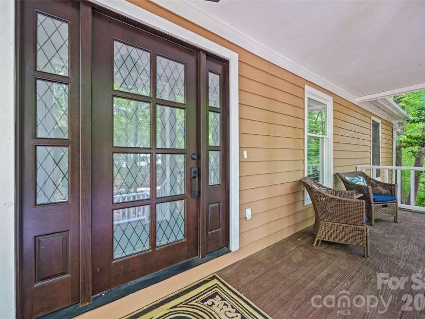 13 Bald Eagle Road, Lake Wylie, SC 29710.  MLS# CAR4387619, YatesRealty ID 49266. Front Porch