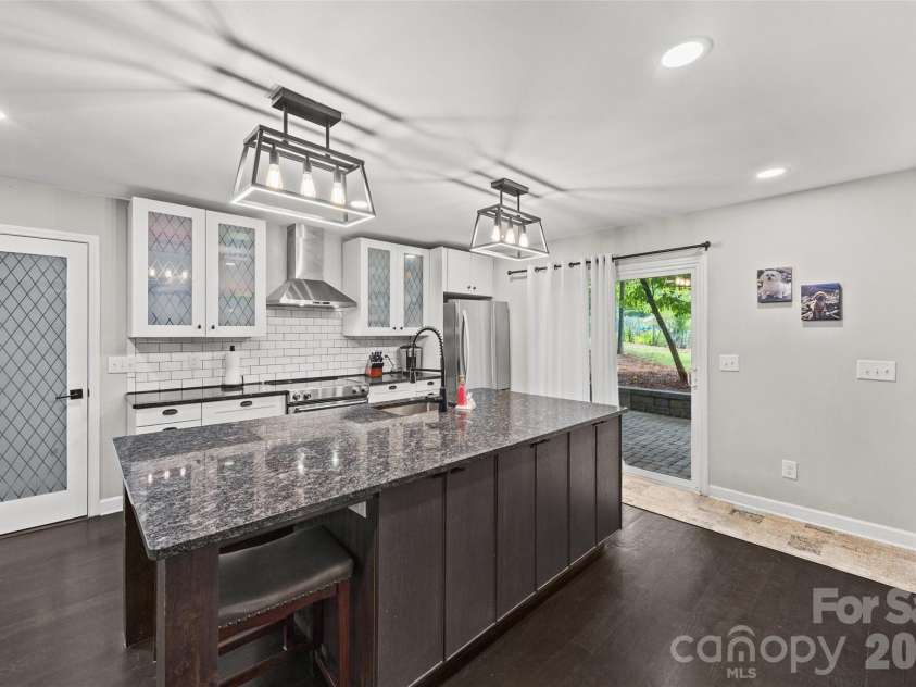 13 Bald Eagle Road, Lake Wylie, SC 29710.  MLS# CAR4387619, YatesRealty ID 49266. Gourmet Kitchen