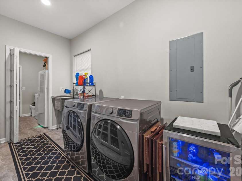 13 Bald Eagle Road, Lake Wylie, SC 29710.  MLS# CAR4387619, YatesRealty ID 49266. Laundry Room