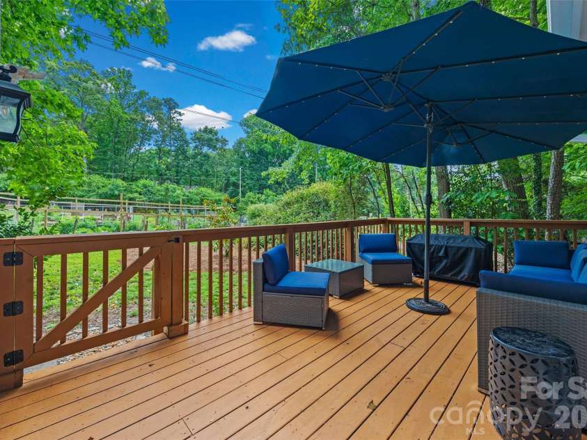 13 Bald Eagle Road, Lake Wylie, SC 29710.  MLS# CAR4387619, YatesRealty ID 49266. Rear Deck