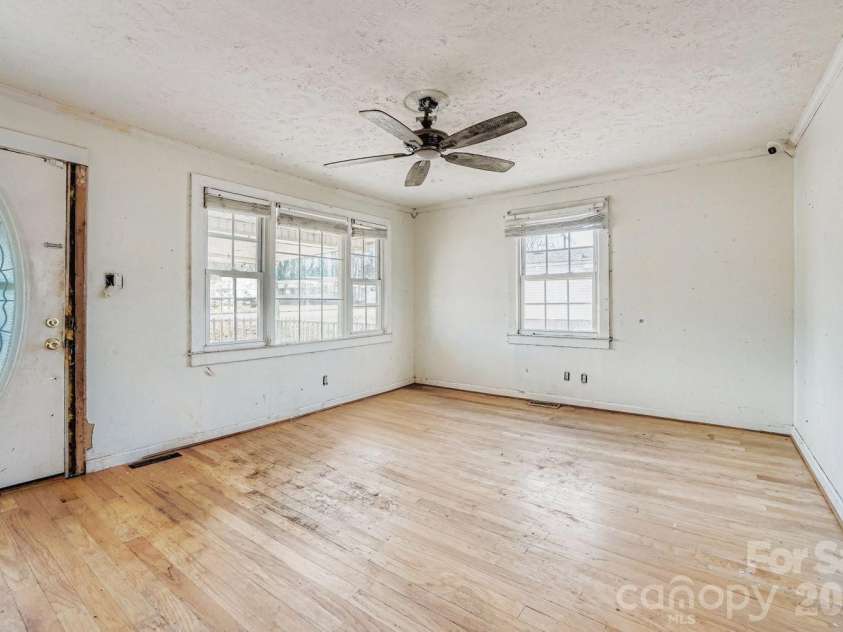 901 Klondale Street, China Grove, NC 28023.  MLS# CAR4336467, YatesRealty ID 4927. Great Room