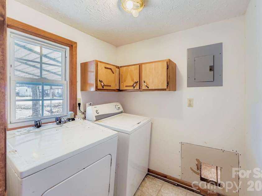 901 Klondale Street, China Grove, NC 28023.  MLS# CAR4336467, YatesRealty ID 4927. Laundry