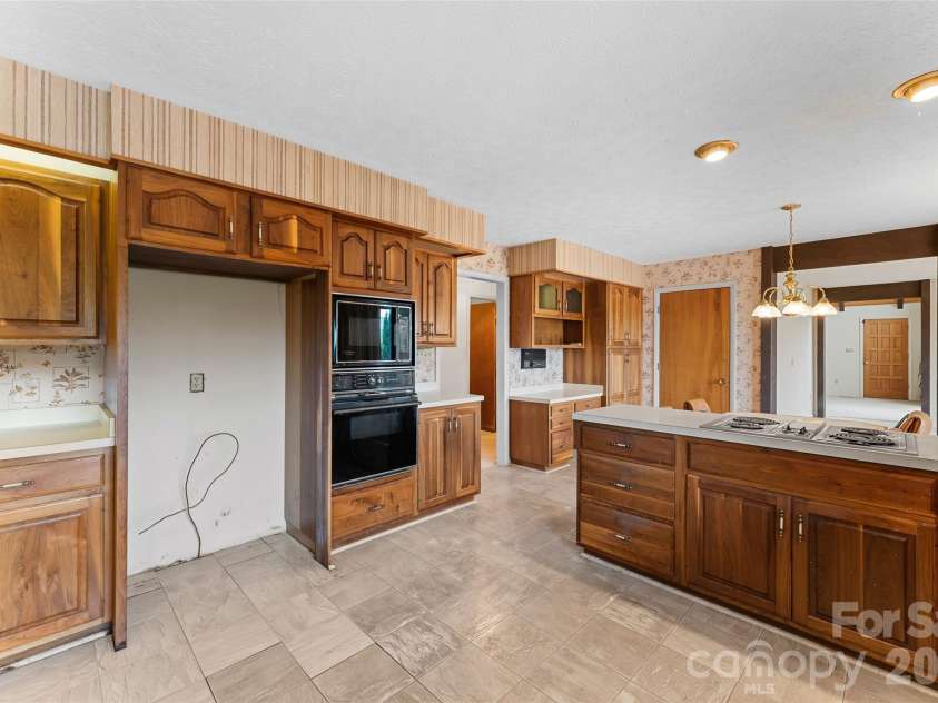 99 Odonald Road, Asheville, NC 28806.  MLS# CAR4326720, YatesRealty ID 4927. 