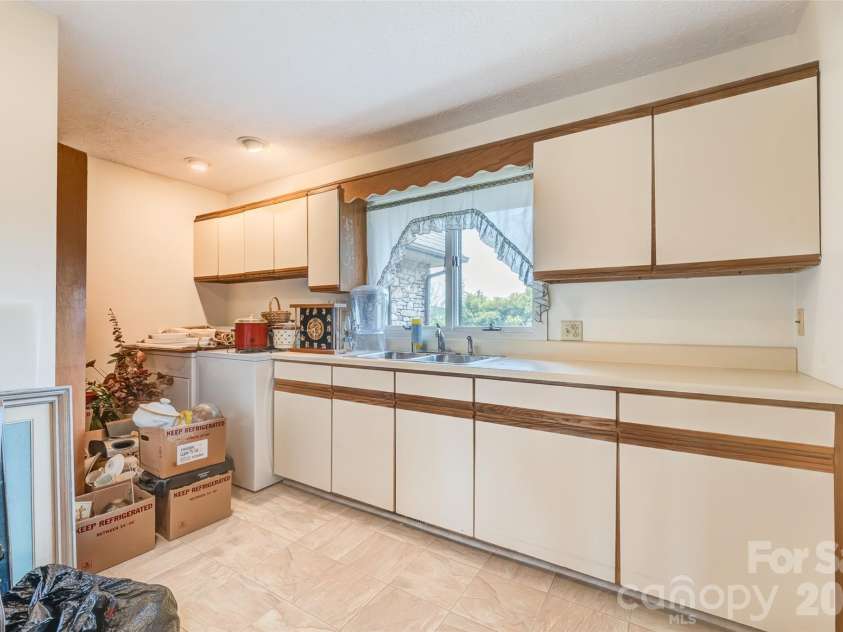 99 Odonald Road, Asheville, NC 28806.  MLS# CAR4326720, YatesRealty ID 4927. 